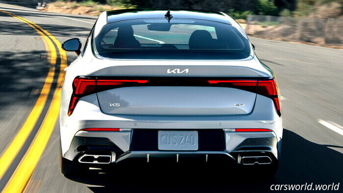 This Kia Sedan Tends to Lose Parts on the Highway | Carscoops